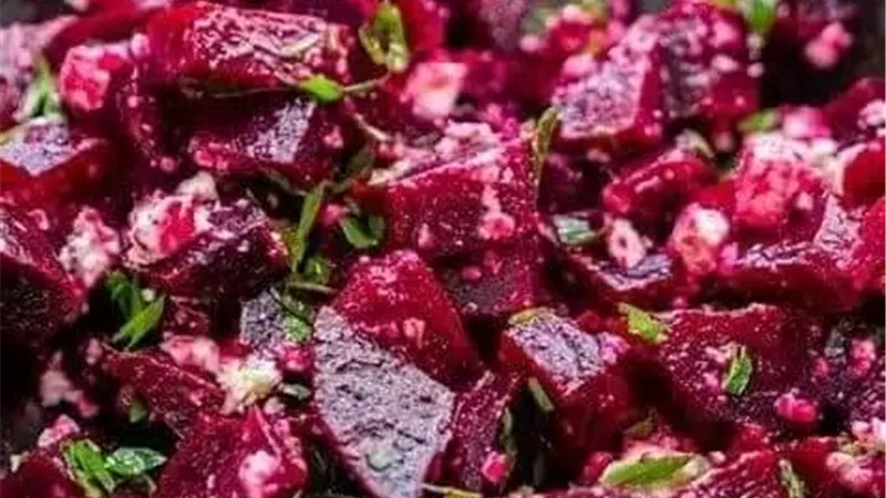 صحية وشهية..خطوات عمل سلطة البنجر