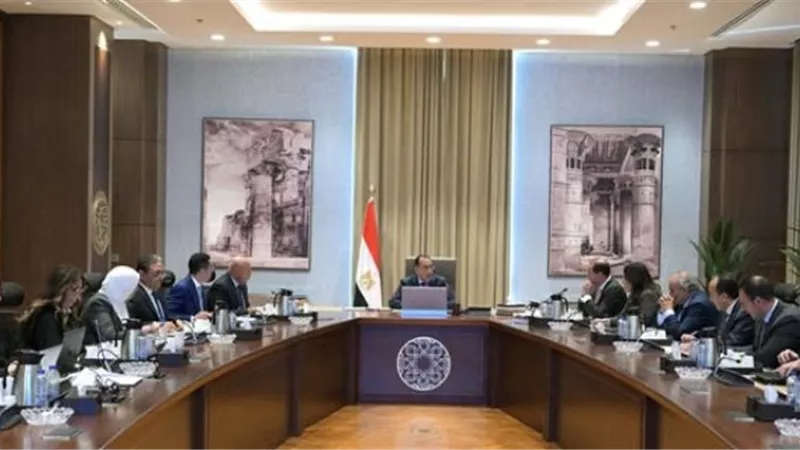 رئيس الوزراء يتابع مستجدات الموقف التنفيذي لبرنامج رد الأعباء التصديرية