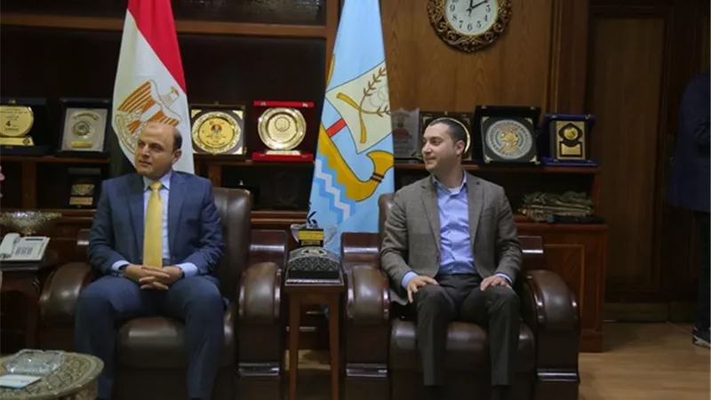 محافظ كفرالشيخ يستقبل وفد وزارة التموين لبحث إنشاء مناطق تجارية