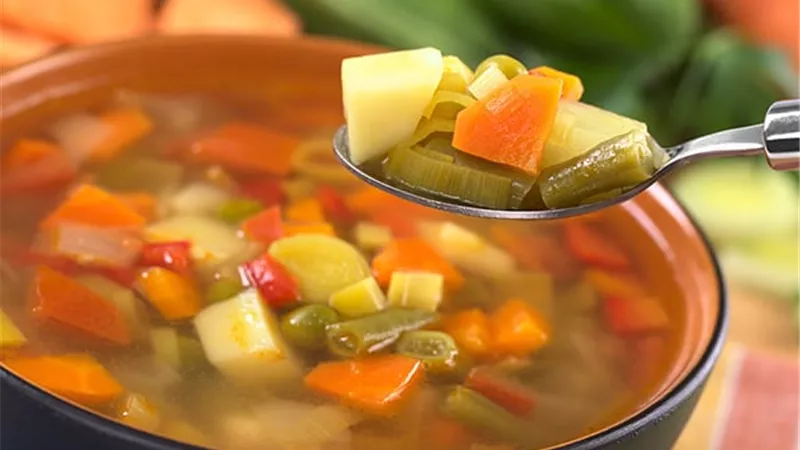 شوربة الخضراوات المغذية