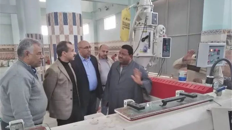 جهاز أخميم الجديدة يعلن عن أول مصنع من نوعه فى المنطقة الصناعية.. صور