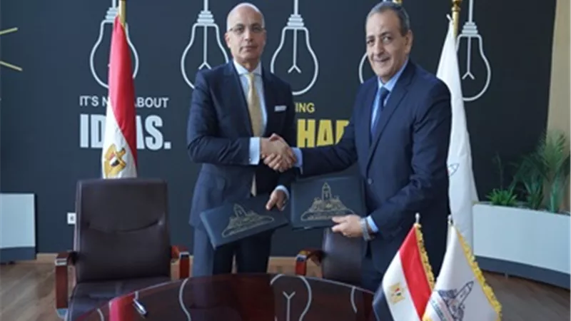 بروتوكول تعاون بين جامعة عين شمس ومجمع الإصدارات المؤمنة والذكية