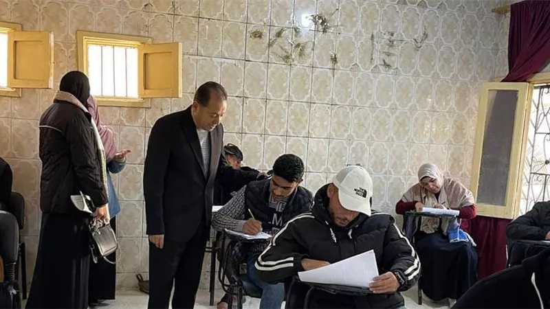 مدير إدارة التدريب والمدارس بمديرية الصحة يتفقد امتحانات التمريض