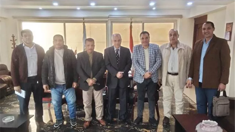 لجنة وزارة التنمية المحلية تقييم أداء المركز التكنولوجي بمرسى مطروح