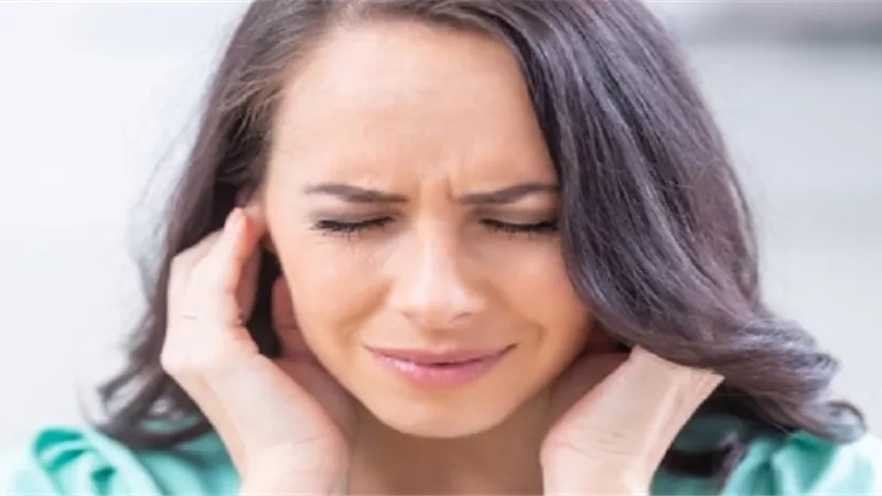 11 نوع دواء قد يكون السبب في طنين الأذنين
