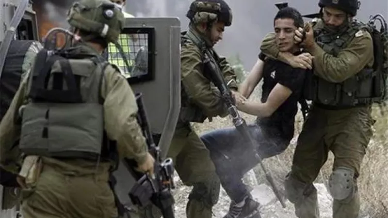 الاحتلال الإسرائيلي يعتقل 15 فلسطينيا من الضفة الغربية
