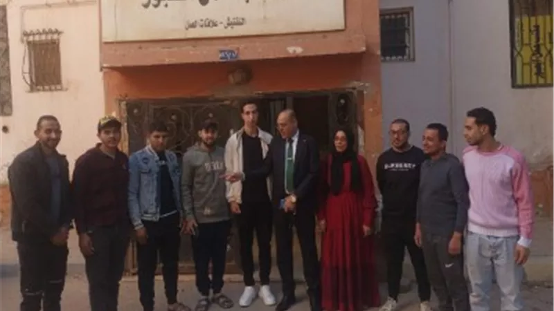 جبران يوفر عمل لمواطن من ذوي الهمم.. ويتدخل لحل شكاوى 9 عاملين بالقطاع الخاص