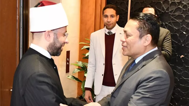 وزير الأوقاف يستقبل سفير ماليزيا لبحث تعزيز التعاون المشترك