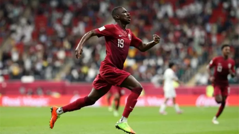 المعز علي يمنح قطر الهدف الأول أمام عمان في كأس الخليج..فيديو