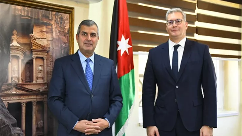 وزير البترول يبحث مع نظيره الأردني تعزيز التعاون في مجال الغاز الطبيعي
