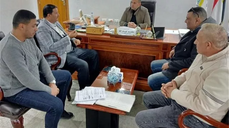 تفاصيل اجتماع رئيس جهاز القرى السياحية ورئيس مدينة العلمين.. بالصور