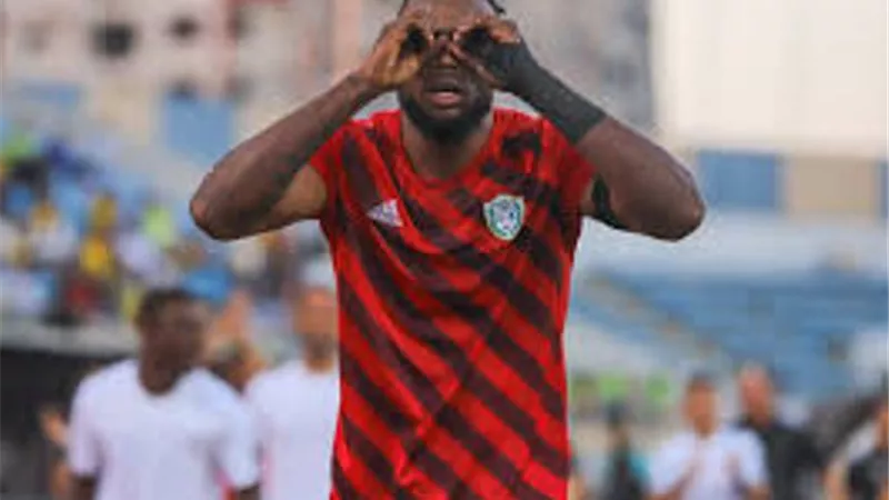 جودوين شيكا يباغت الزمالك بالهدف الأول لطلائع الجيش