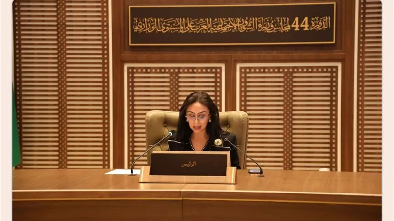 وزيرة التضامن تستعرض جهود مصر في تقديم المساعدات لقطاع غزة