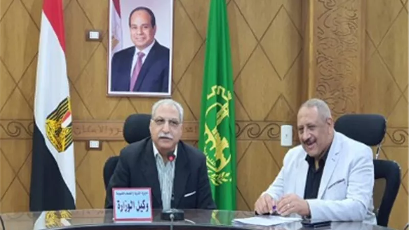 مدير تعليم القليوبية يناقش الاستعداد لامتحانات نصف العام