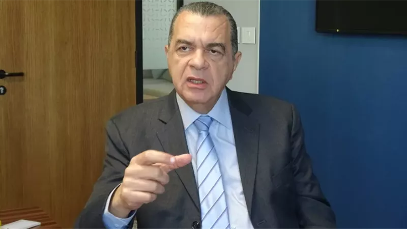 نائب وزير المالية: لا ضريبة إضافية على الهاتف المحمول