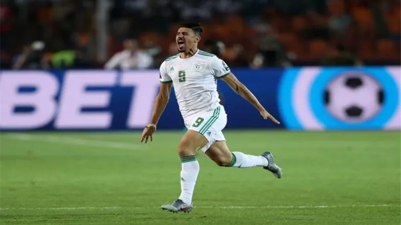 بغداد بونجاح ضمن صفوف الأهلي خلال كأس العالم للأندية مجاناً