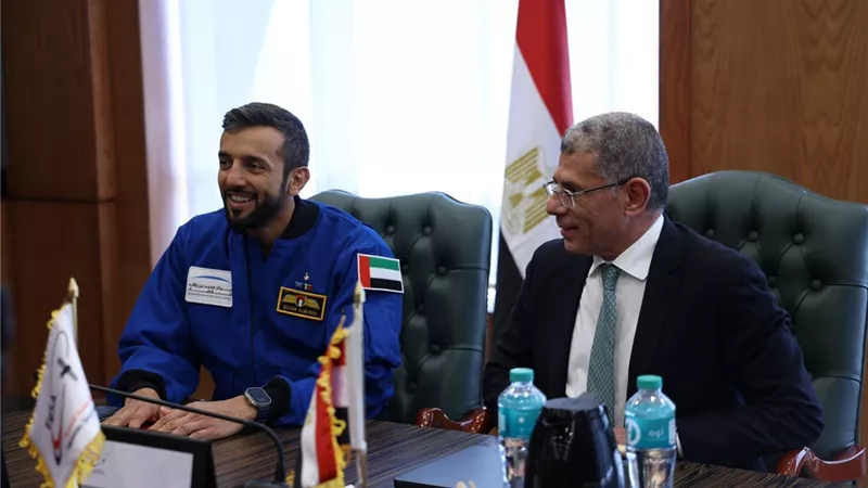 وزير الشباب الإماراتي يتفقد وكالة الفضاء المصرية ويشيد بالتعاون العلمي