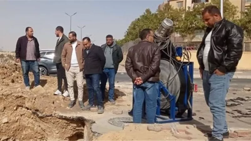 بيان هام من رئيس جهاز 15 مايو بشأن ملف المياه فى المدينة.. بالصور
