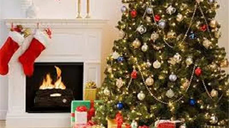 تزيين البيوت بشجرة الكريسماس هل هو من التشبه المذموم