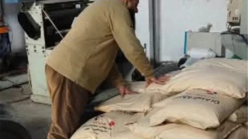 ضبط 10 طن أسمدة زراعية مجهولة المصدر بمركز أبو كبير