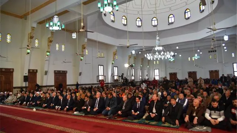 محافظ بورسعيد: حافظوا على مصر الشمعة المضيئة بالشرق الأوسط