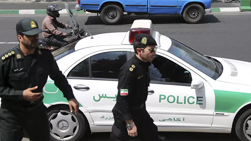 الشرطة الإيرانية تحتجز صحفية إيطالية في طهران