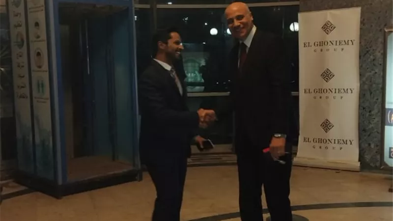 سالم الكربي مؤسس مبادرة ما وراء حدود كرة القدم يصل حفل أوسكار المساء