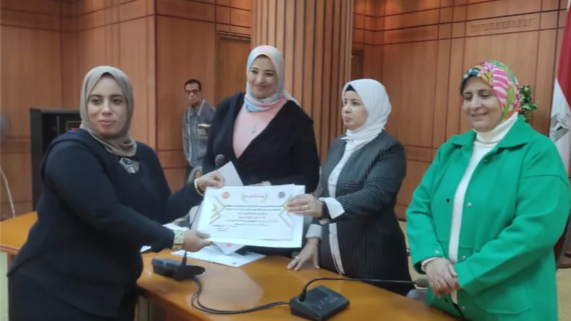تسليم شهادات لغة الإشارة بمبادرة أمل في بورسعيد