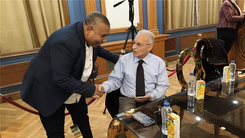 عبدالعزيز عبدالشافي يصل حفل 
