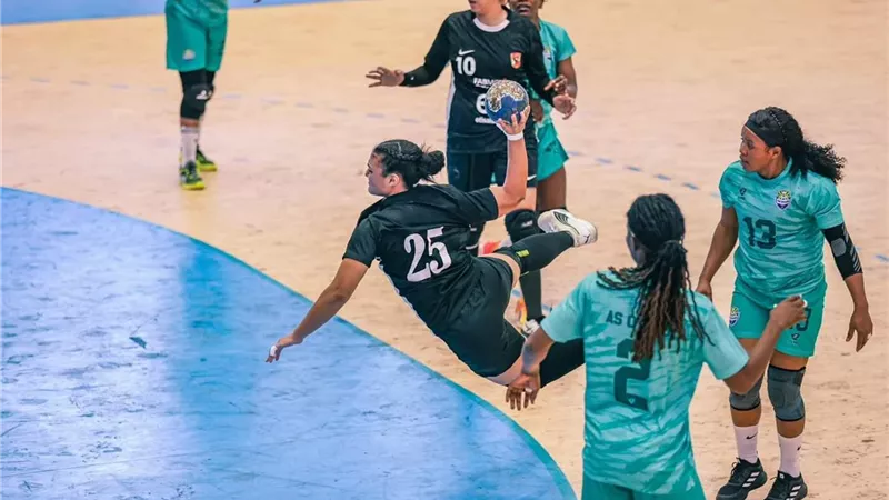 سيدات الأهلى يفزن على الجزيرة ببطولة الدورى لكرة اليد