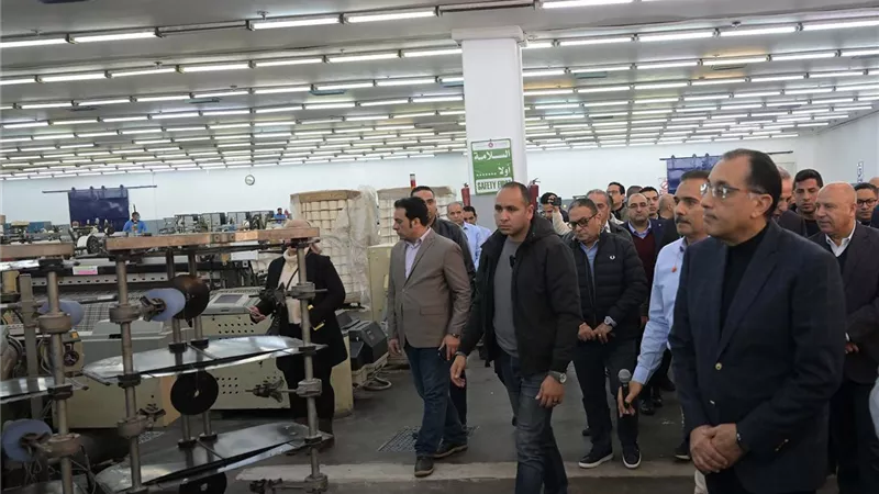 مدبولى يتفقد شركة مصر للغزل والنسيج ومنطقة المصانع القديمة بالمحلة الكُبرى