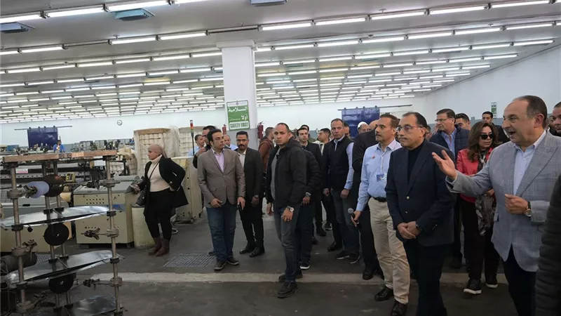 رئيس الوزراء يتفقد شركة مصر للغزل والنسيج ومنطقة المصانع القديمة بالمحلة الكُبرى