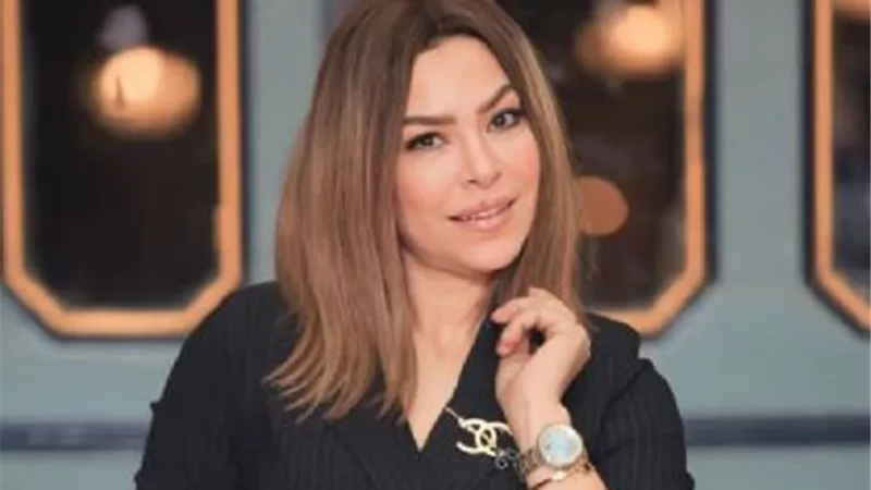 ألفت عمر تكشف تطورات الحالة الصحية لوالدها