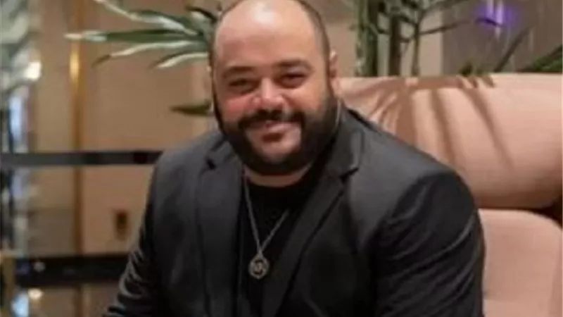 محمد ممدوح: منى زكي شخصية ملهمة ومرعبة