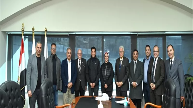 وزير الشباب يبحث مع أعضاء الاتحاد الإفريقي للرياضة الجامعية خطة الاتحاد