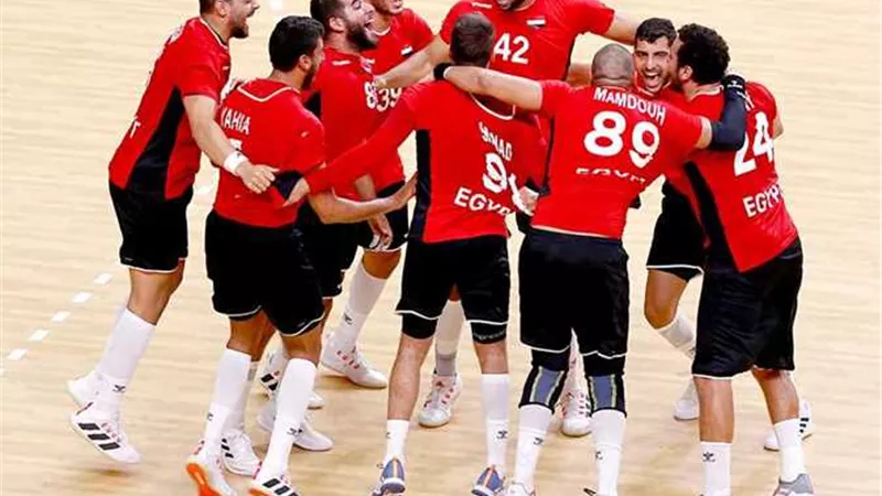 جلسة تصوير لـ منتخب اليد واجتماع تحفيزي مع رئيس الاتحاد