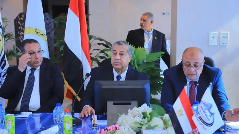 على عياد: نفذنا مشروعات بـ 9ملياراتّ..نتوسع فى الأعمال البحرية