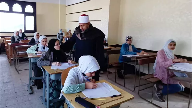 ختام امتحانات النقل الإعدادي بمنطقة الشرقية الأزهرية