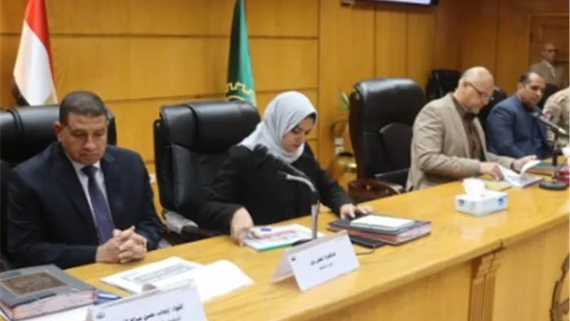 محافظ القليوبية يناقش عددا من الملفات والمشروعات الجاري تنفيذها