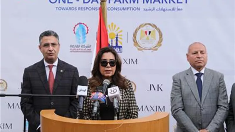 وزيرة التنمية المحلية : تطوير الخدمات المقدمة للمواطنين أولوية قصوى