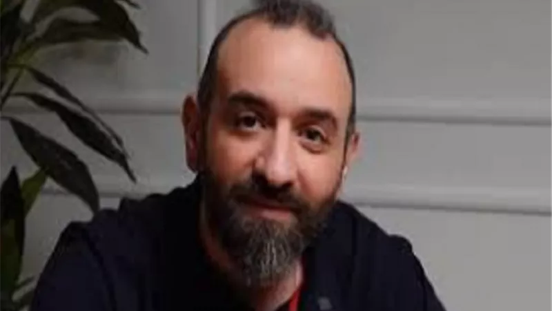 لهذا السبب.. عمرو سلامة يوجه رسالة لصناع السينما والدراما