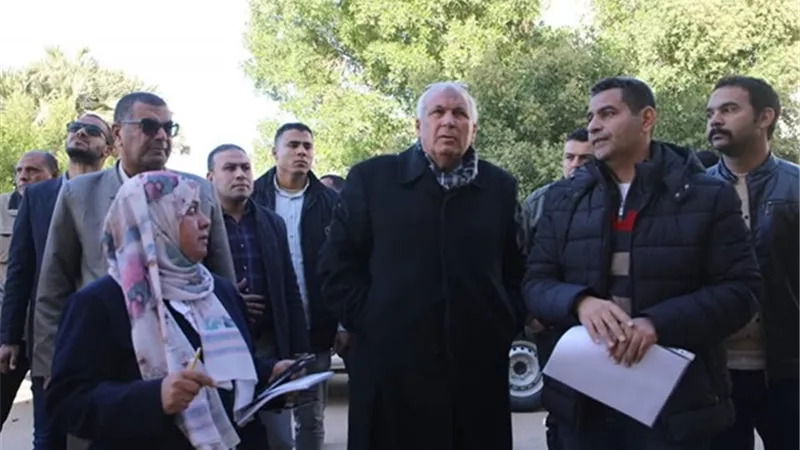 محافظ الوادي الجديد يتفقد رفع كفاءة واجهات المباني بالخارجة