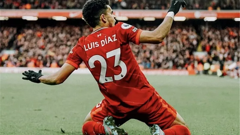 دياز يفتتح التسجيل لصالح ليفربول أمام وست هام