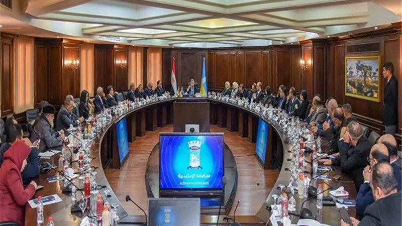 صيانة 230 مدرسة واضافة 2000فصل جديد بالاسكندرية