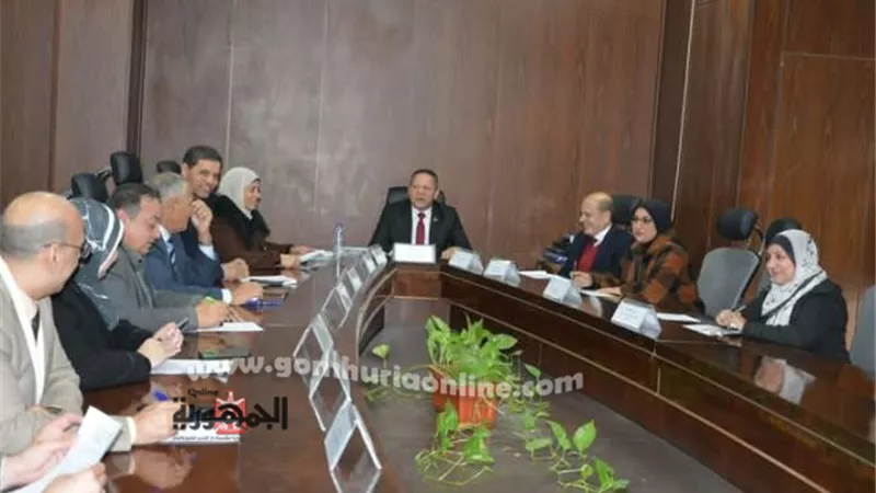 رئيس جامعة دمياط يترأس مجلس شئون خدمة المجتمع وتنمية البيئة