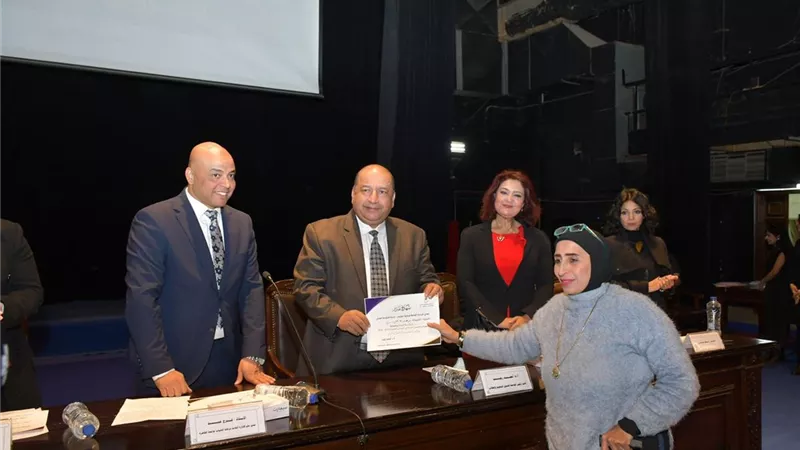 حفل ختامي بقاعة الاحتفالات الكبرى بجامعة القاهرة لمهرجان المسرح