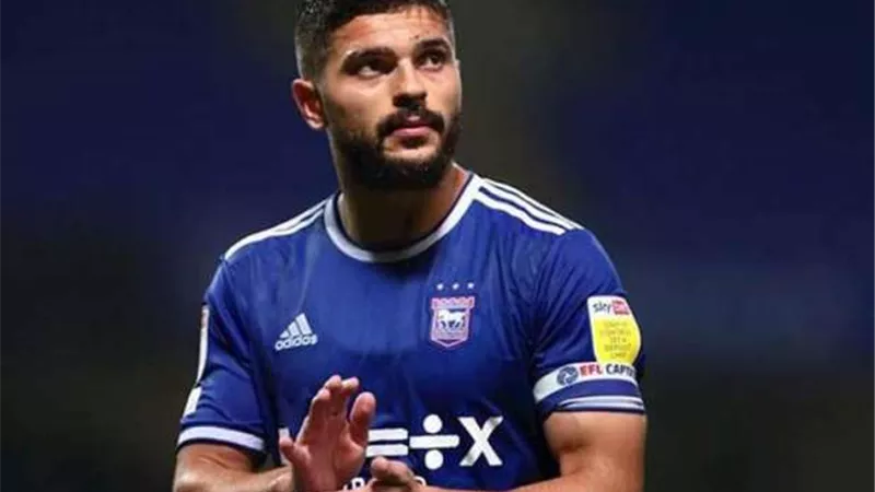 سام مرسي يقود تشكيل إبسويتش تاون ضد تشيلسي في الدوري الإنجليزي