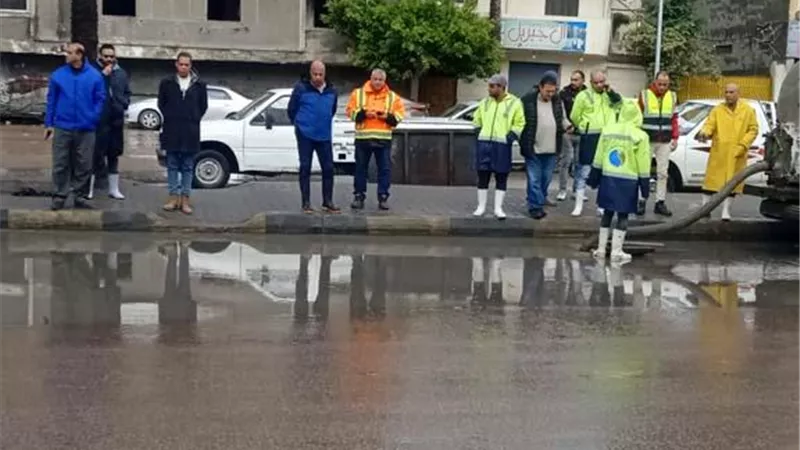 محافظ الإسكندرية: رفع درجة الاستعداد والطواريء القصوى بسبب الأمطار الغزيرة