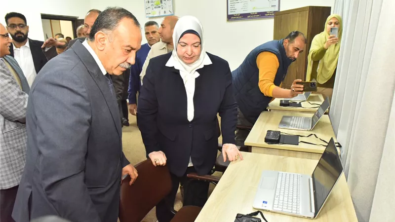 محافظ أسيوط يفتتح تطوير معمل التكنولوجيا بمدرسة النور للمكفوفين
