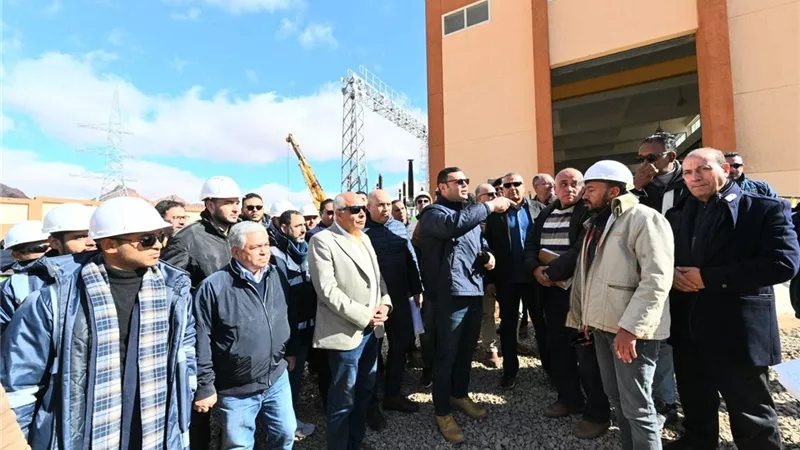 الشربينى يوجه بتكثيف العمل بالجزيرة الوسطى بطريق مطار سانت كاترين